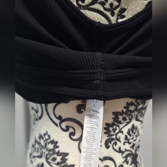 NWT Lrg Bllack Sports Bra - Picture 4 of 5